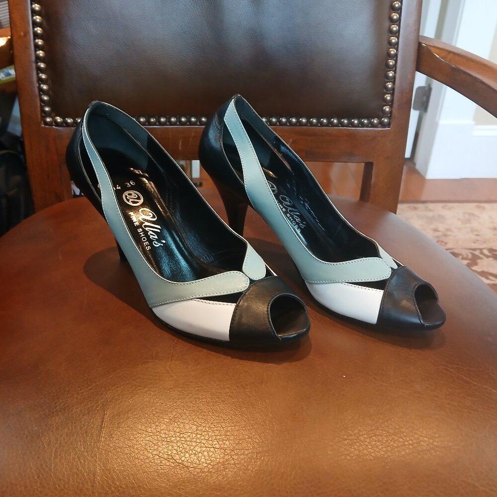 Lovely leather pumps . New and unworn.
